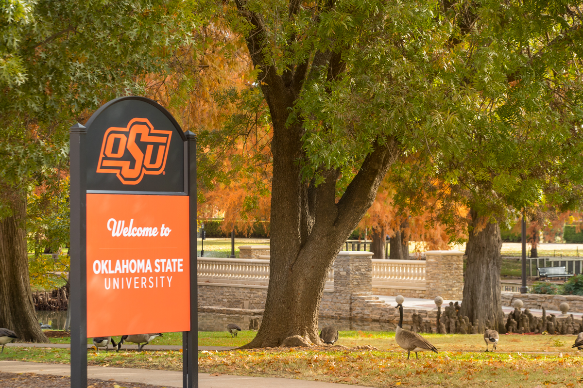 Welcome to campus sign